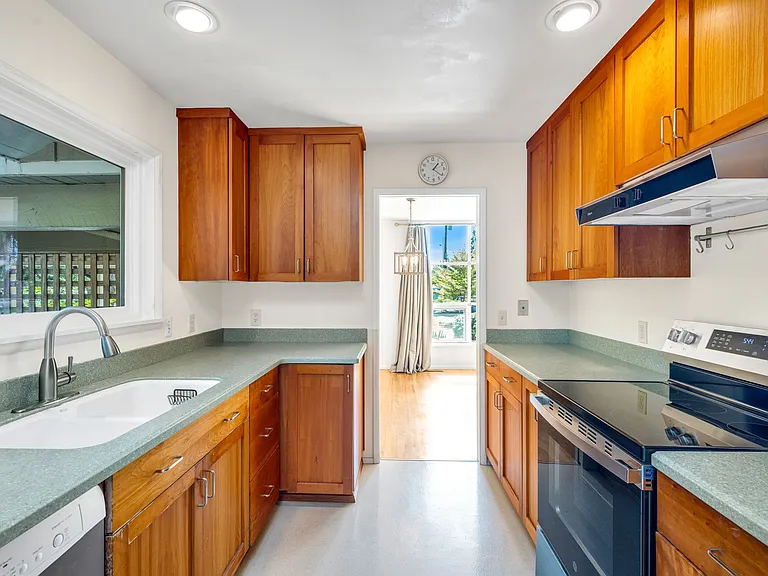 9140 NE 21st Pl — Photo 10