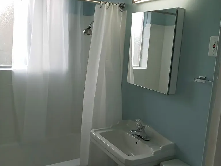 1933 Hickory Apartments LLC — Photo 10