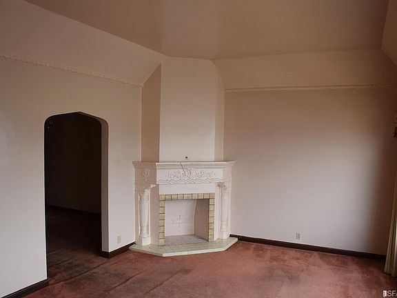 2nd image of 1388 Oakdale Ave