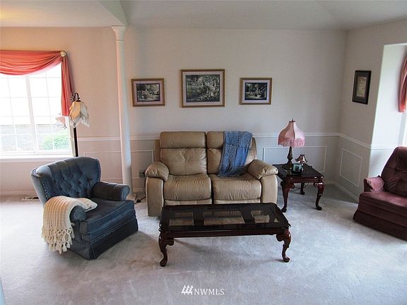 2nd image of 725 W Edgewater Lane