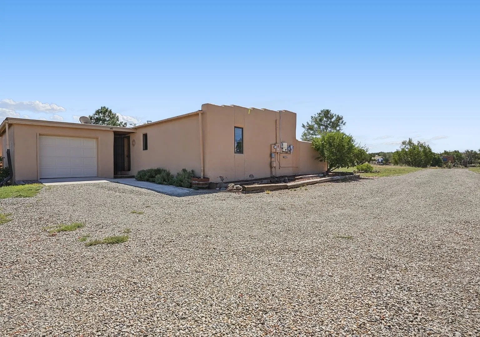 28 Alondra Road — Photo 2
