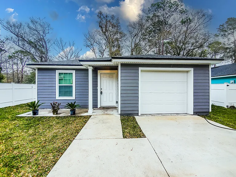223 Monterey Blvd — Photo 11