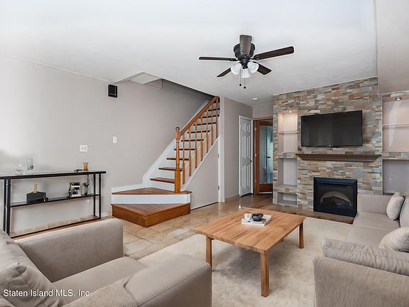 4th image of 101 Benjamin Dr