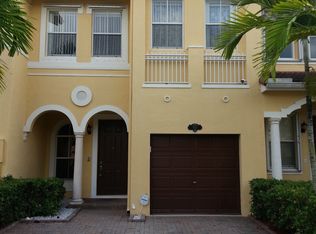 913 SW 149th Ct, Miami, FL 33194