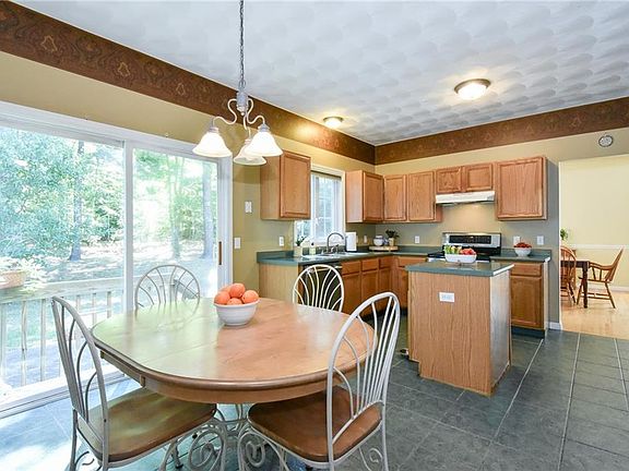 5th image of 222 Orchard Woods Dr