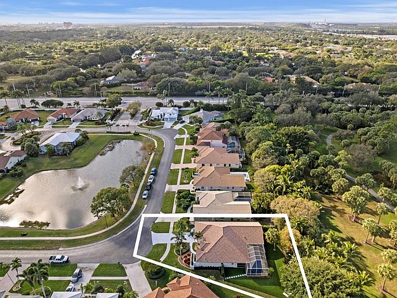 3rd image of 9061 Cypress Hollow Drive