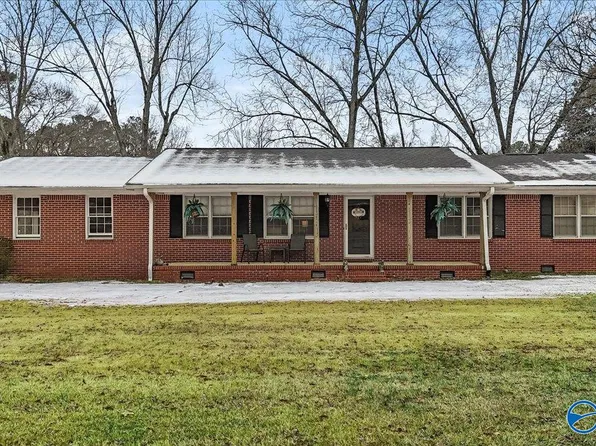 419 Apple Ave, Albertville, AL 35950