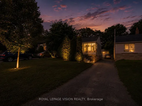 27 Eastville Ave, Toronto, ON M1M 2N6