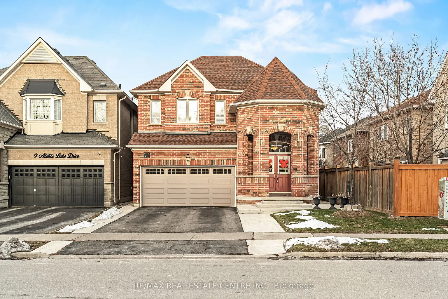 15 Helman Rd photo 1