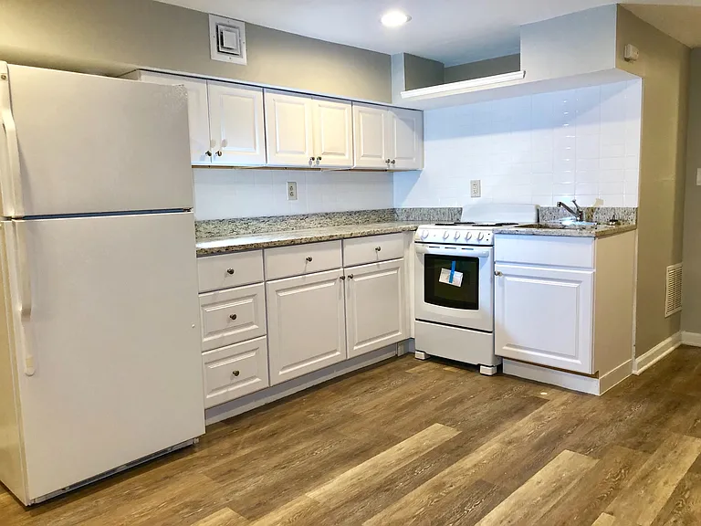 Unit for rent in Highlandtown — Photo 2