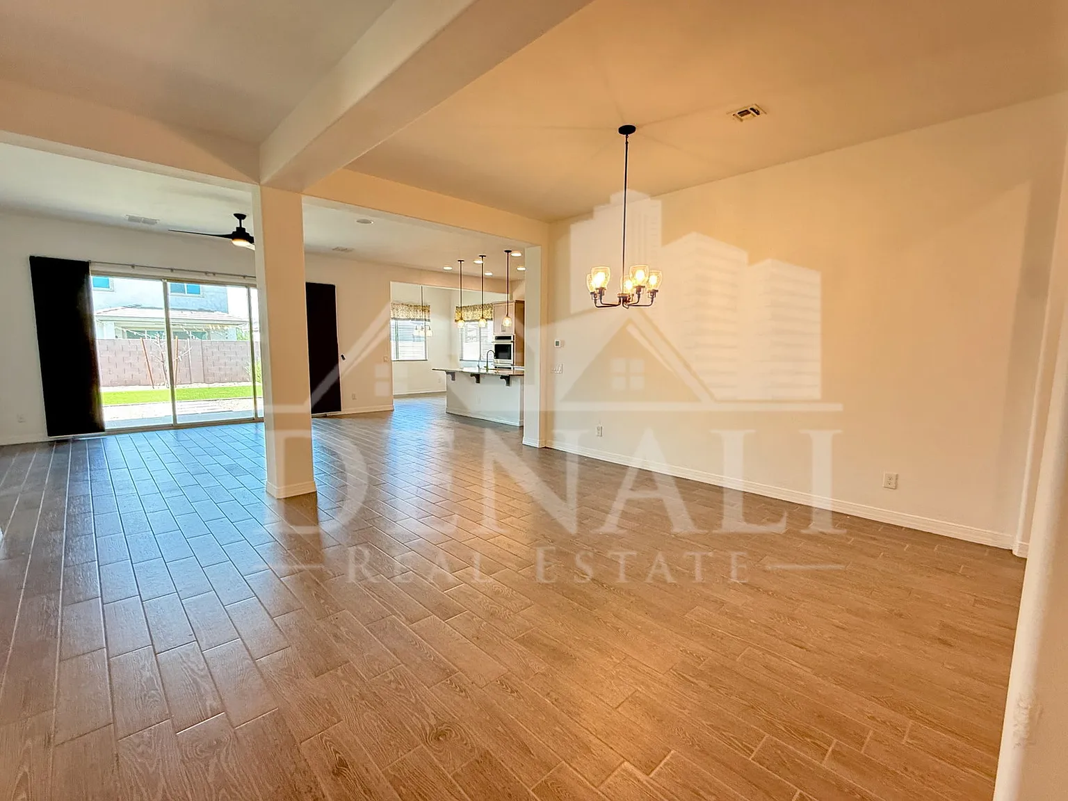 4 bed, 3.0 bath, 2455 sqft, $2,595 — Photo 3