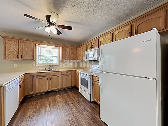 4th image of 866 Sugarcane Way