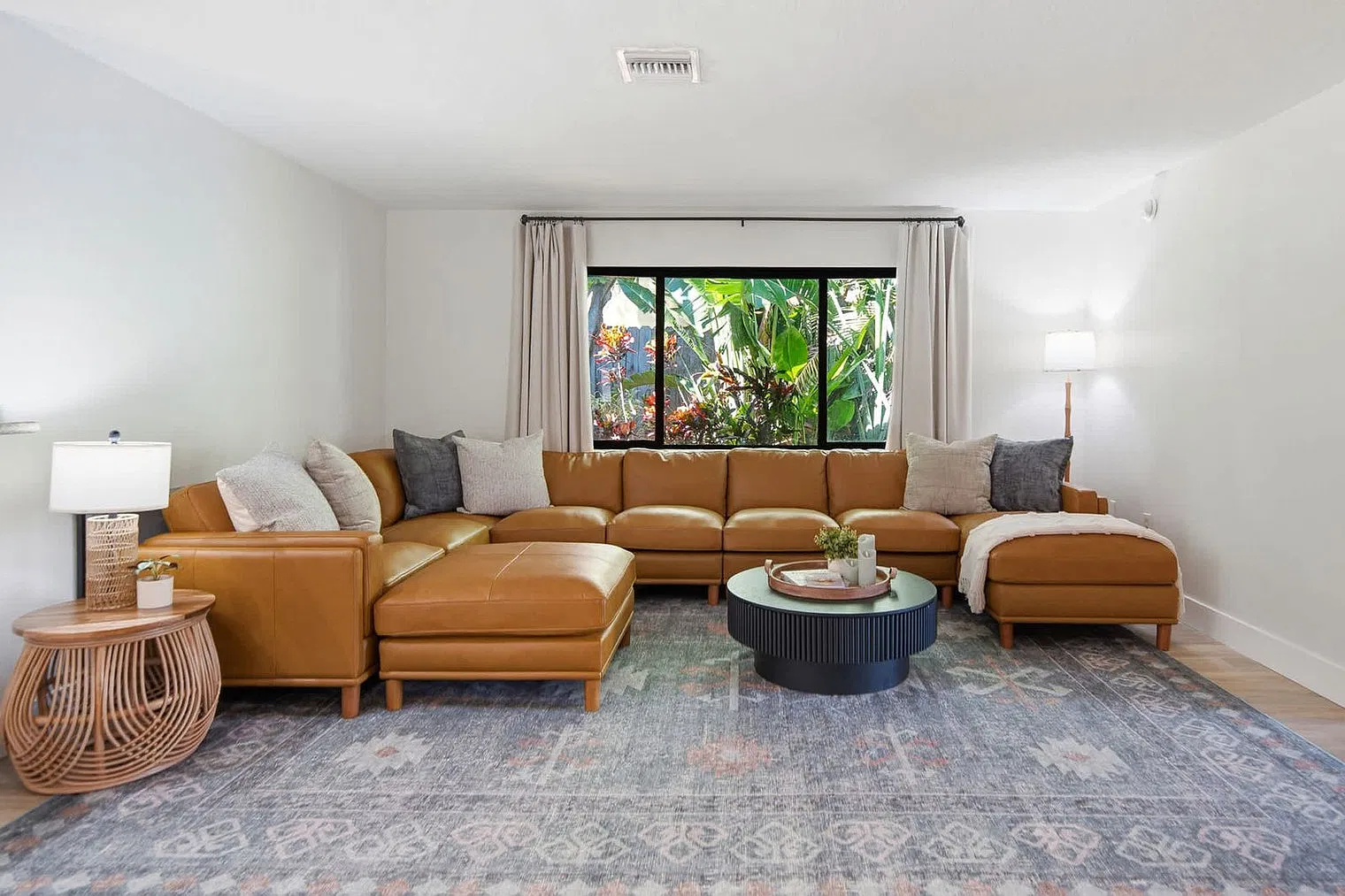4 bed, 2.0 bath, 2217 sqft, $5,315 — Photo 3