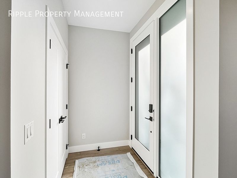 Calgary Townhouse for rent - 3 Bedrooms — photo 20