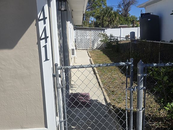 3rd image of 441 Venetia Ave #B