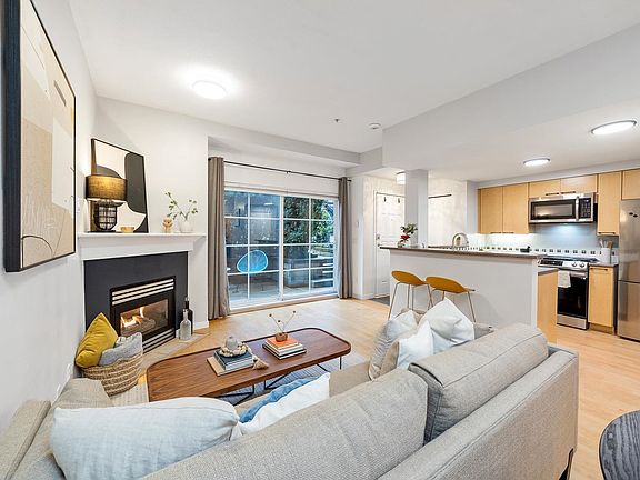 4th image of 678 W 7th Ave #223