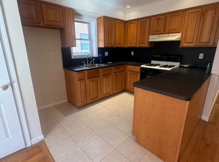 17 Bay 31 St #2, Brooklyn, NY 11214