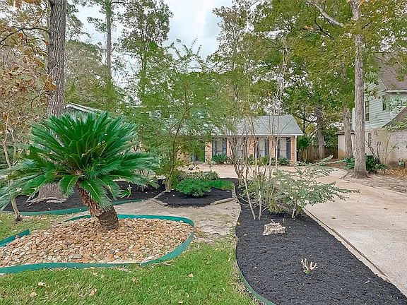 2nd image of 17 Blush Hill Dr