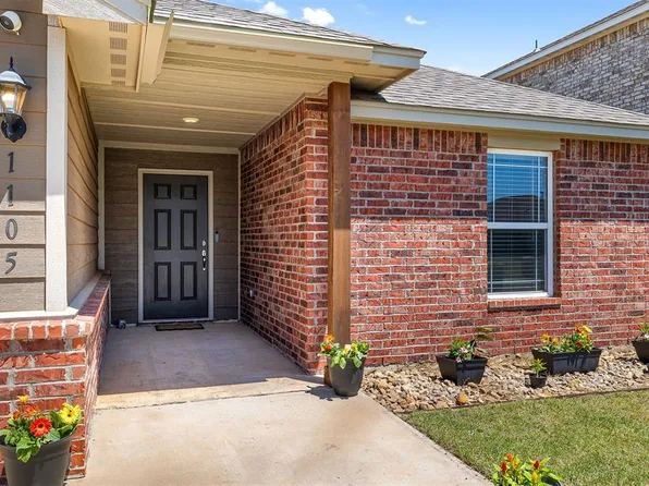 1105 NW 3rd St, Newcastle, OK 73065