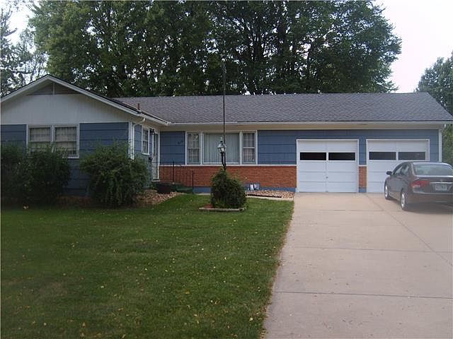 1st image of 614 NE Applewood St