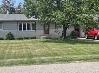 2092 Hickorywood Dr, Gaylord, MI 49735