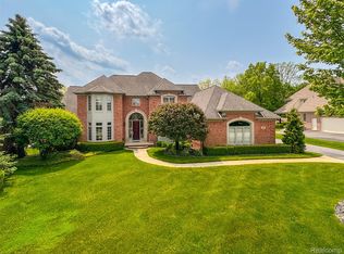 4801 Goodison Place Dr, Rochester, MI 48306