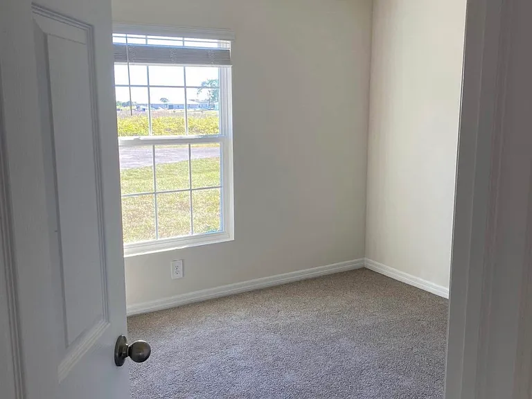 9013 Ike Ct — Photo 8