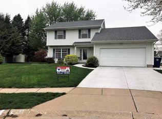 4742 Norfolk Pl, Bettendorf, IA 52722