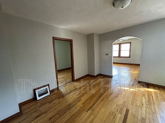 4th image of 2921 Clarkson Ave