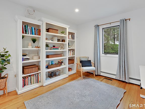 5th image of 117 Settlers Farm Road