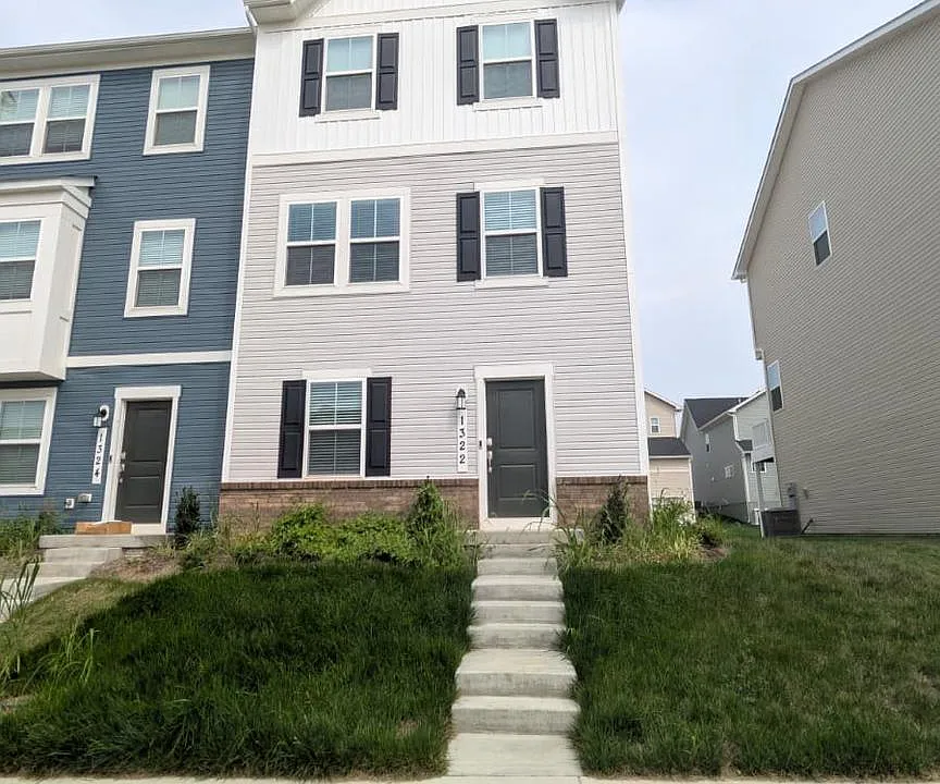1322 Cedar Valley