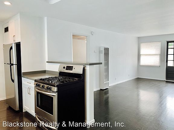 3rd image of 710 Bay St APT A