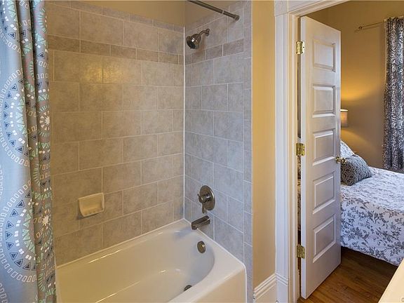 4th image of 603 N Allen Ave APT 3B