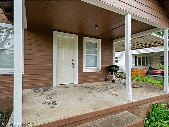2nd image of 3201 Emrich St