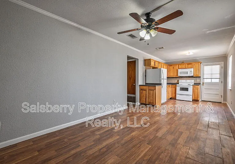 1211 NW 3rd Ave — Photo 3