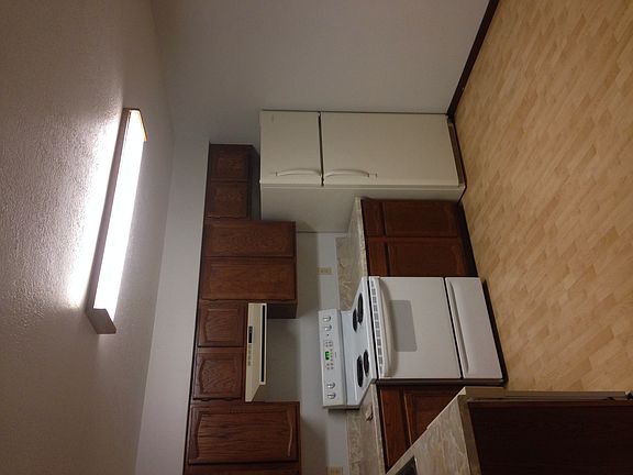 2nd image of 725 Grove St APT 5