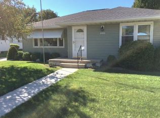 1524 River Dr, Watertown, WI 53094