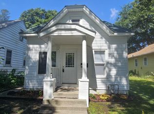 1012 W 6th St, Waterloo, IA 50702