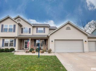 10116 N Brookshire Dr, Peoria, IL 61615