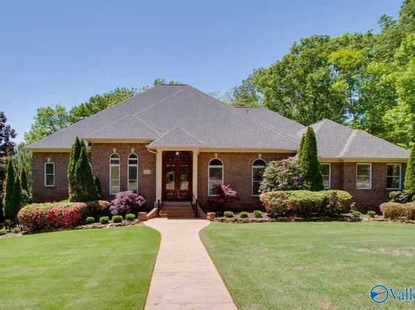 2608 Grande Woods Dr SE, Owens Cross Roads, AL 35763