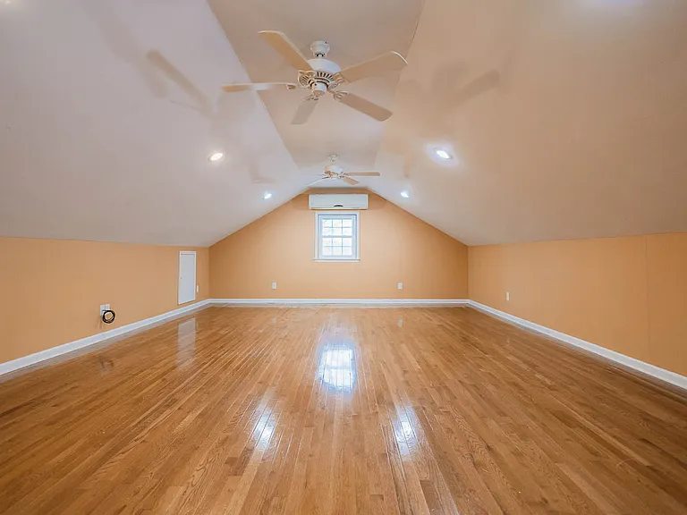 2822 Bedford St — Photo 16