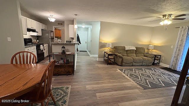 1st image of 3909 Yardley Ct Unit 104