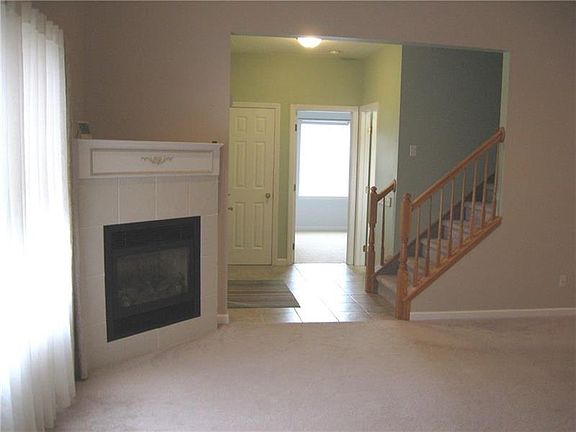 4th image of 108 Waterford Ct