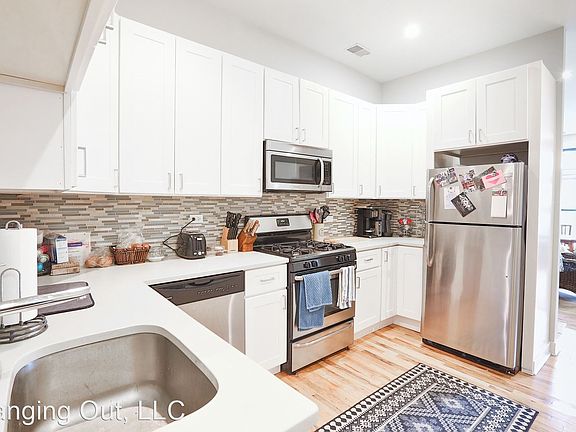 5th image of 1056 N Hermitage Ave APT 3