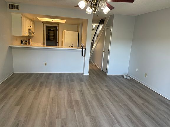 4th image of 2968 Finsterwald Dr #5