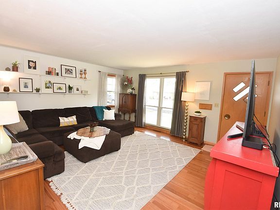 5th image of 3315 N Isabell Ave