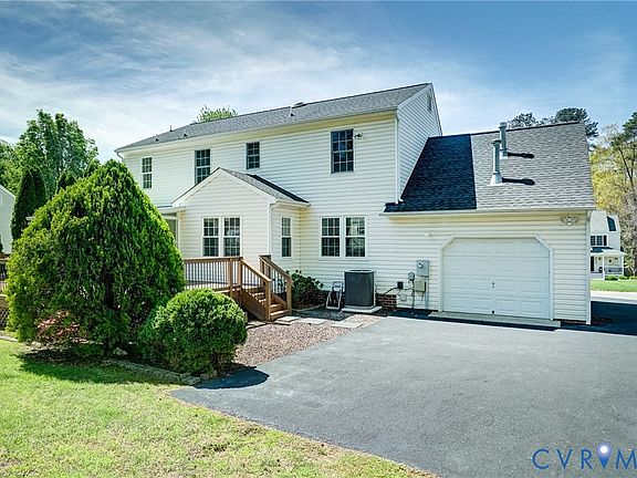2nd image of 1949 Castle Glen Dr
