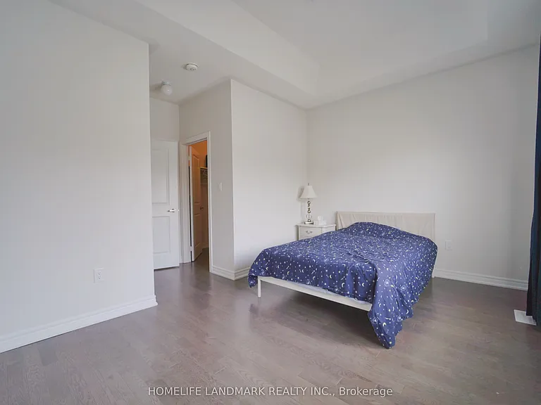 36 Thelma Dr — Photo 5