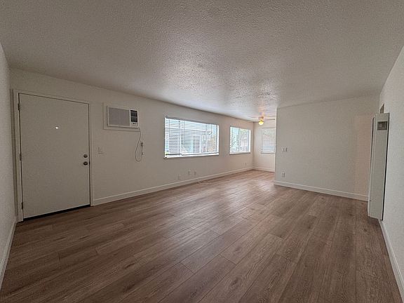 4th image of 2419-21 F St #2421-04