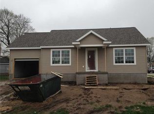 520 8th St NW, Cedar Rapids, IA 52405